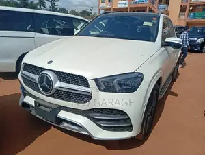 Mercedes-Benz GLE-Class GLE 300d 4MATIC 2019 White
