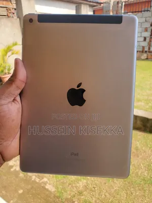 Apple iPad 5 (2022) 32 GB Silver