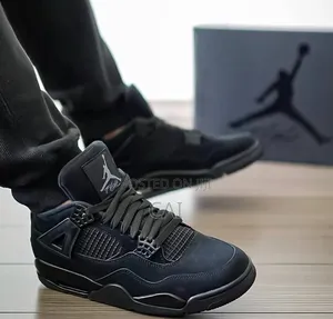 Air Jordan 4 Retro "Black Cat