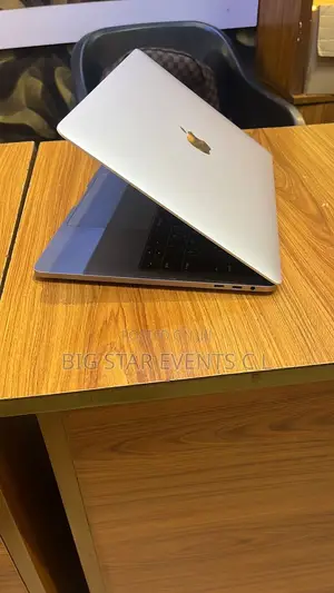 Laptop Apple MacBook Pro 8GB Intel Core i5 SSD 256GB