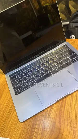 Laptop Apple MacBook Pro 8GB Intel Core i5 SSD 256GB