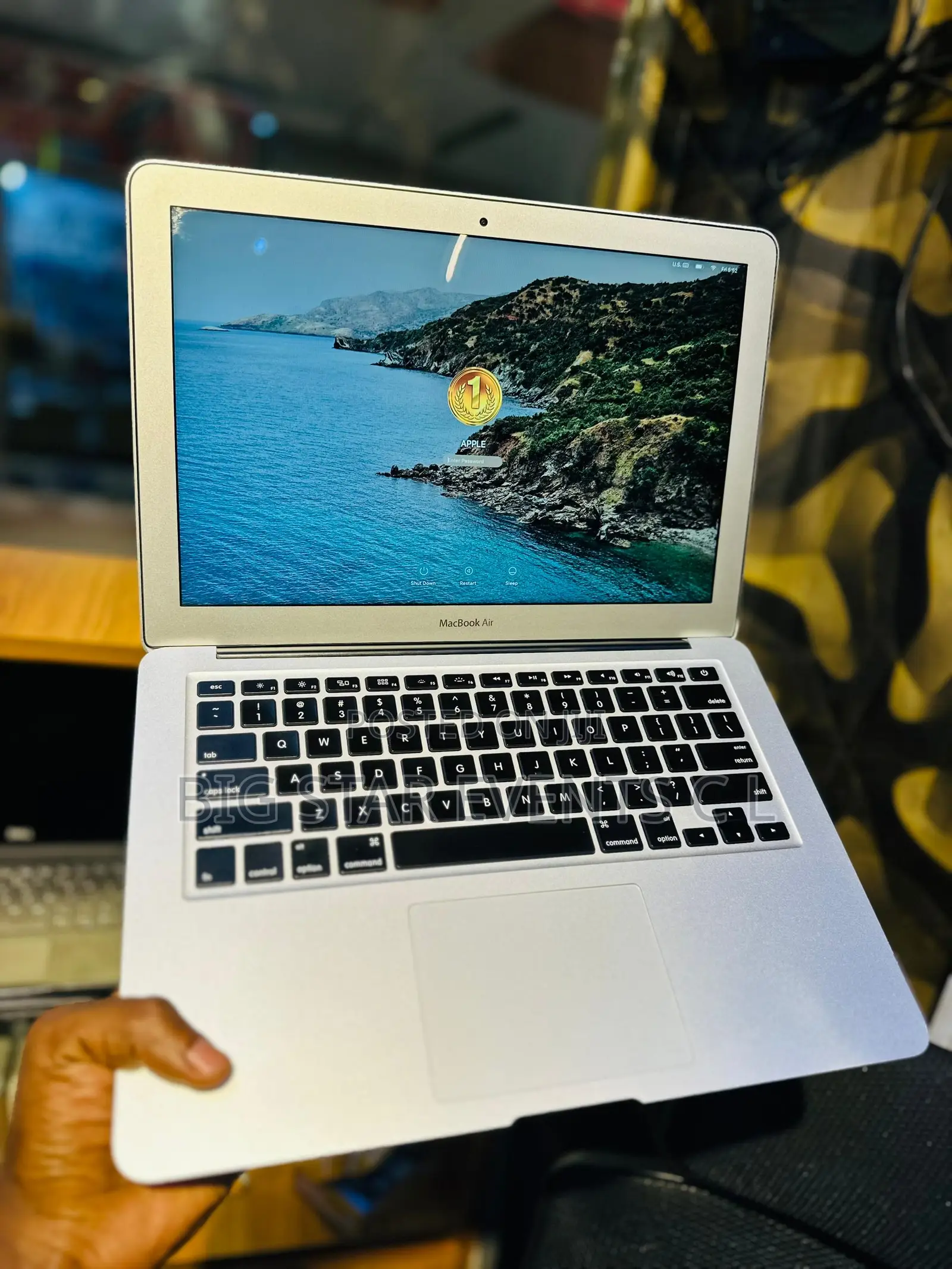 Laptop Apple MacBook Pro 8GB Intel Core i5 SSD 256GB