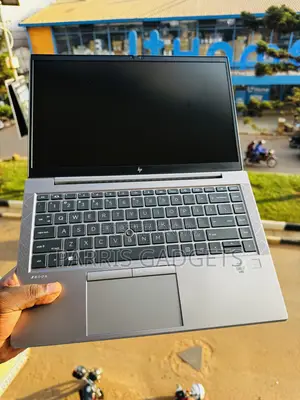 Laptop HP ZBook Firefly 14 G7 32GB Intel Core i7 SSD 256GB