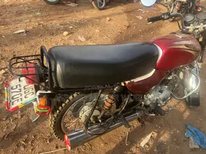 Bajaj Boxer 100 2024 Red