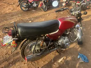 Bajaj Boxer 100 2024 Red