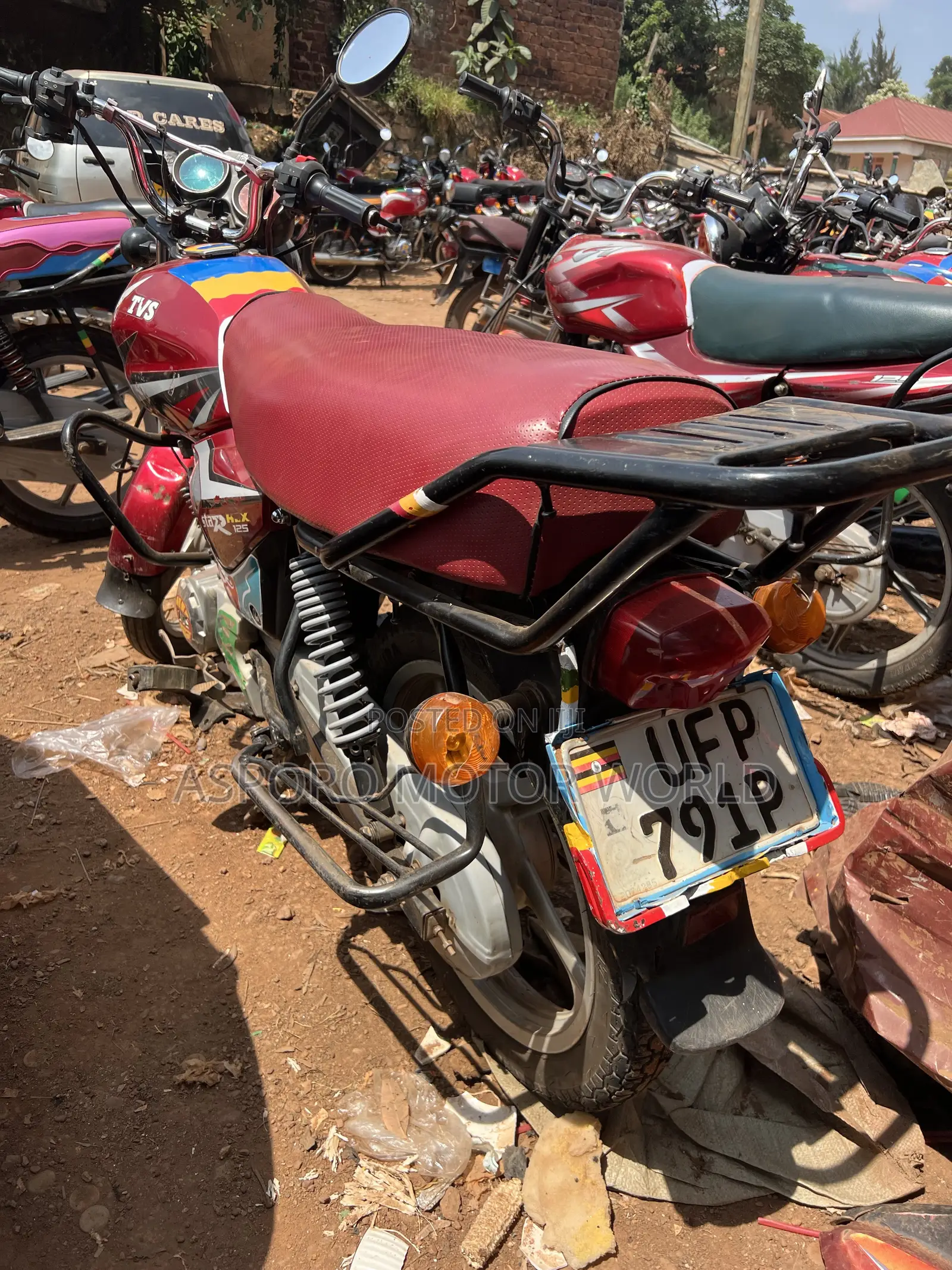 TVS HLX 125 2022 Red