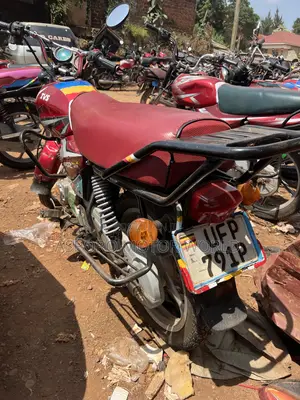 TVS HLX 125 2022 Red