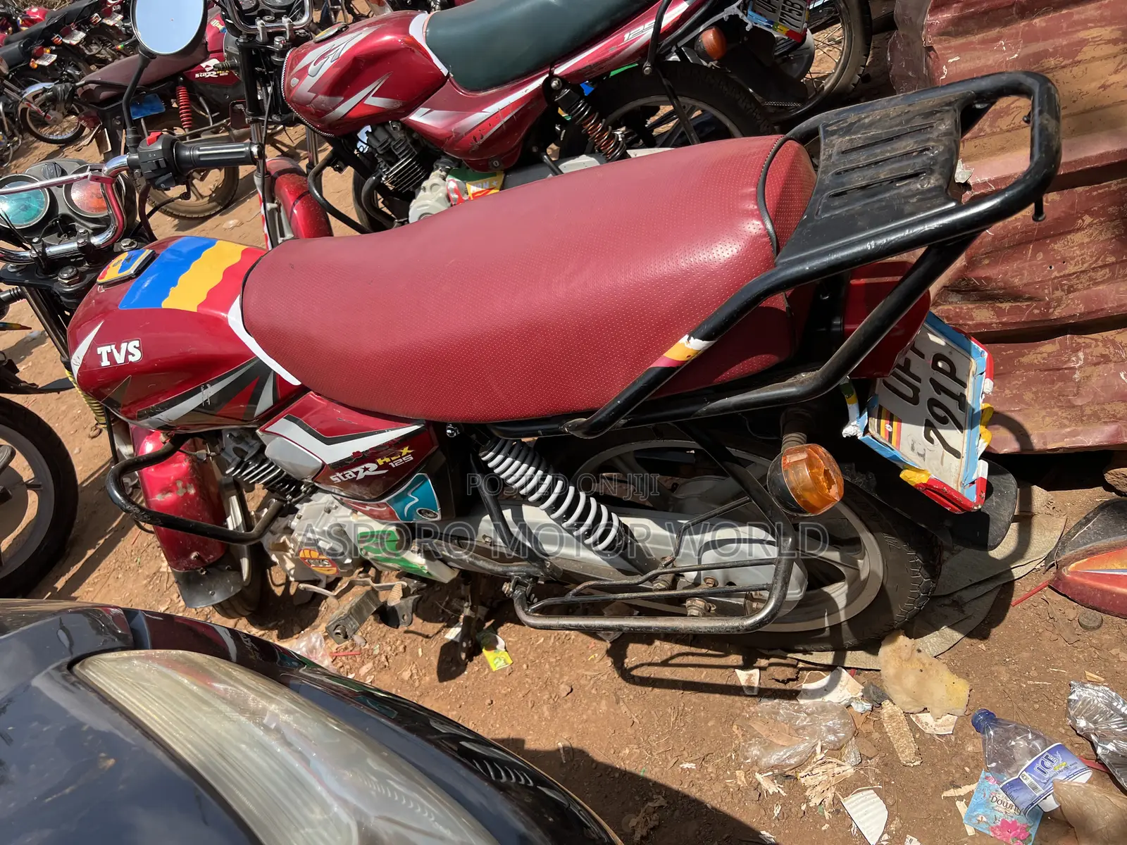 TVS HLX 125 2022 Red