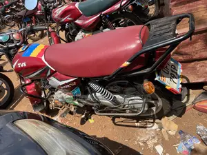 TVS HLX 125 2022 Red