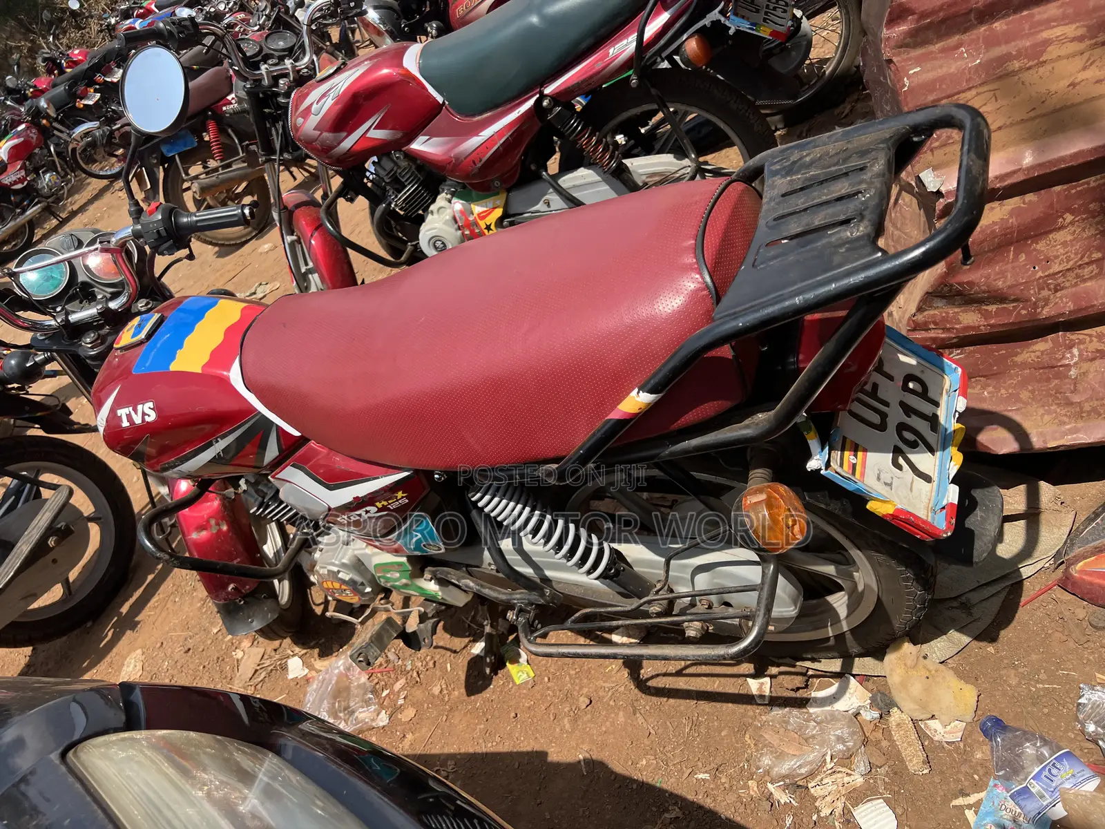 TVS HLX 125 2022 Red
