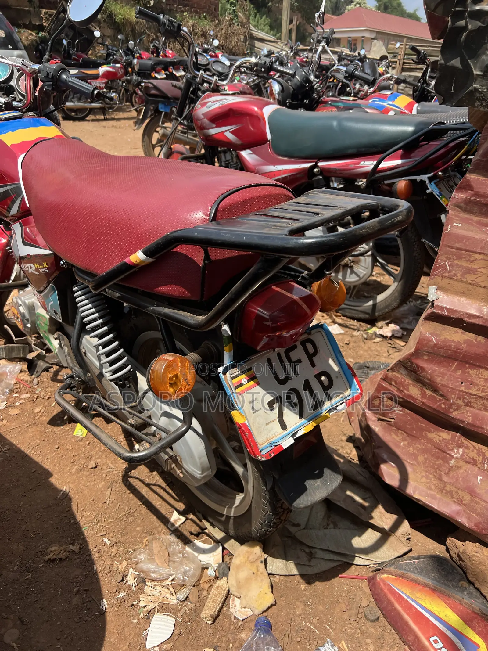 TVS HLX 125 2022 Red