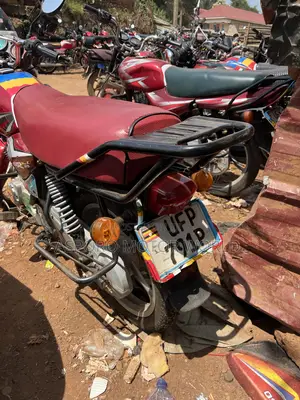 TVS HLX 125 2022 Red