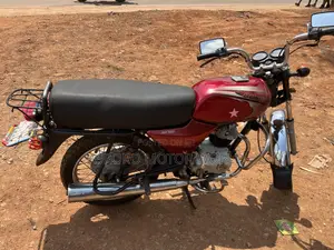 Bajaj Boxer 100 2022 Red