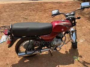 Bajaj Boxer 100 2022 Red