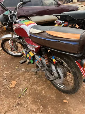 Bajaj Boxer 100 2021 Red