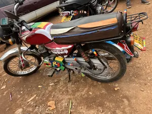 Bajaj Boxer 100 2021 Red
