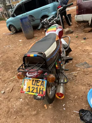Bajaj Boxer 100 2021 Red
