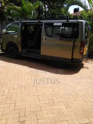 Toyota HiAce 2013 Green