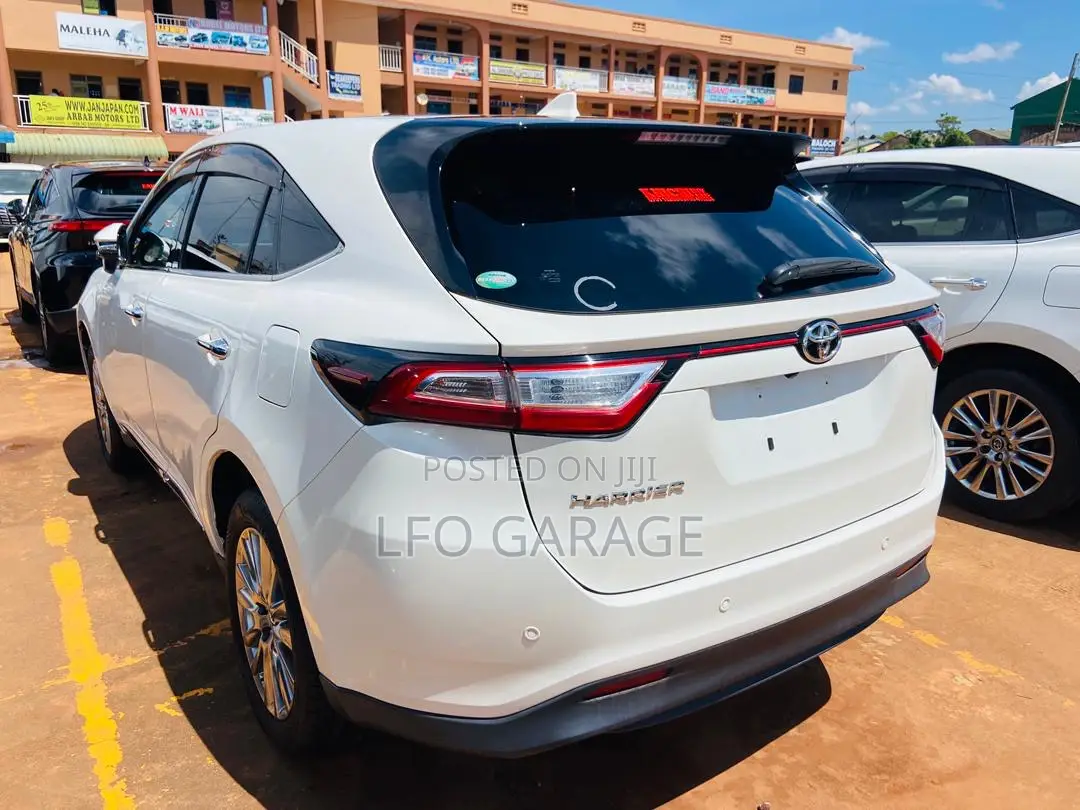Toyota Harrier 2.0 2018 White
