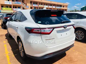 Toyota Harrier 2.0 2018 White