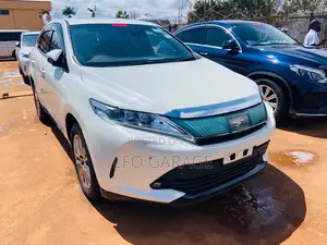 Toyota Harrier 2.0 2018 White