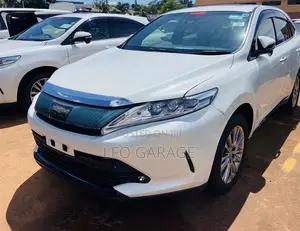 Toyota Harrier 2.0 2018 White
