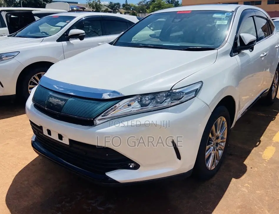 Toyota Harrier 2.0 2018 White