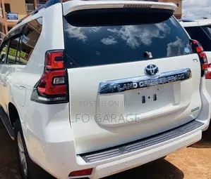 Toyota Land Cruiser Prado 2018 White