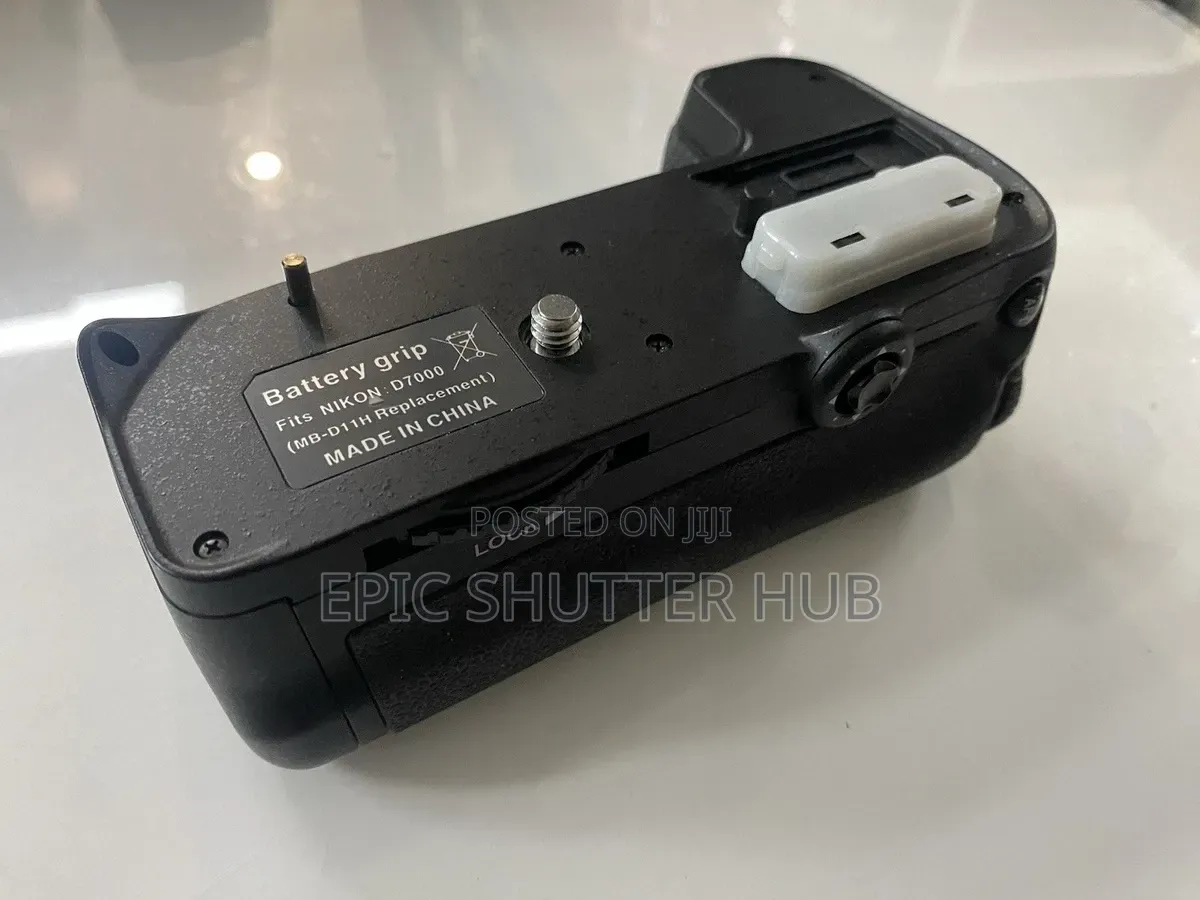 Battery Grip For Nikon D7000