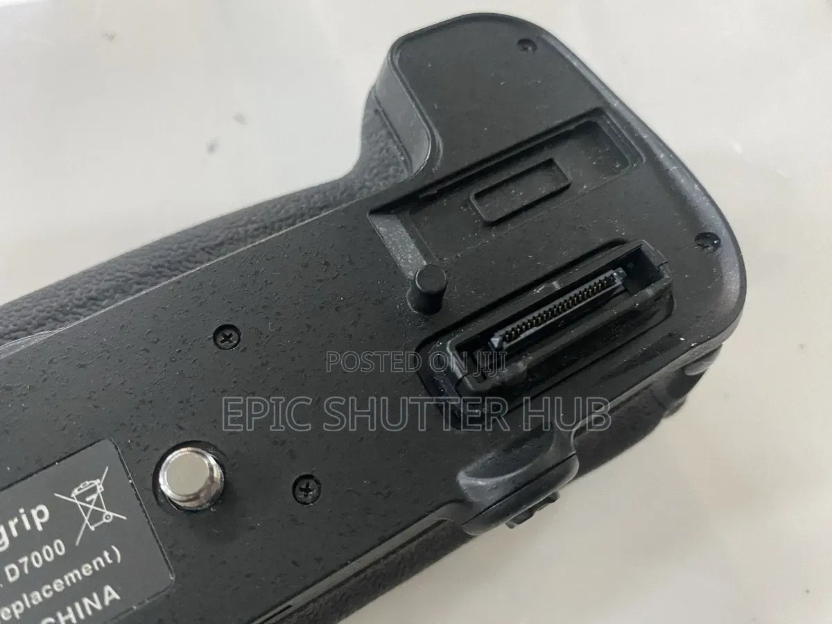 Battery Grip For Nikon D7000