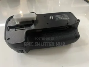 Battery Grip For Nikon D7000