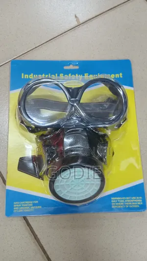 Reusable Chemical Respirator Mask With Safety Goggles