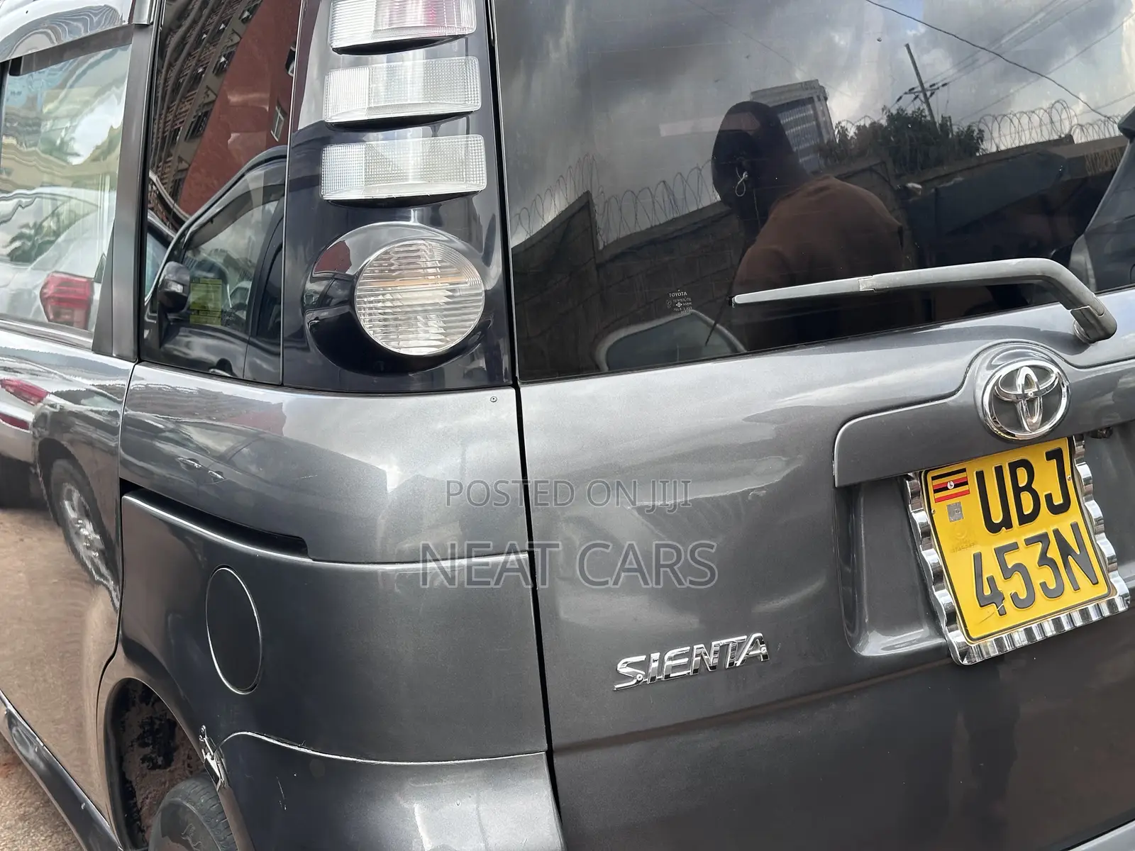 Toyota Sienta 2008 Gray