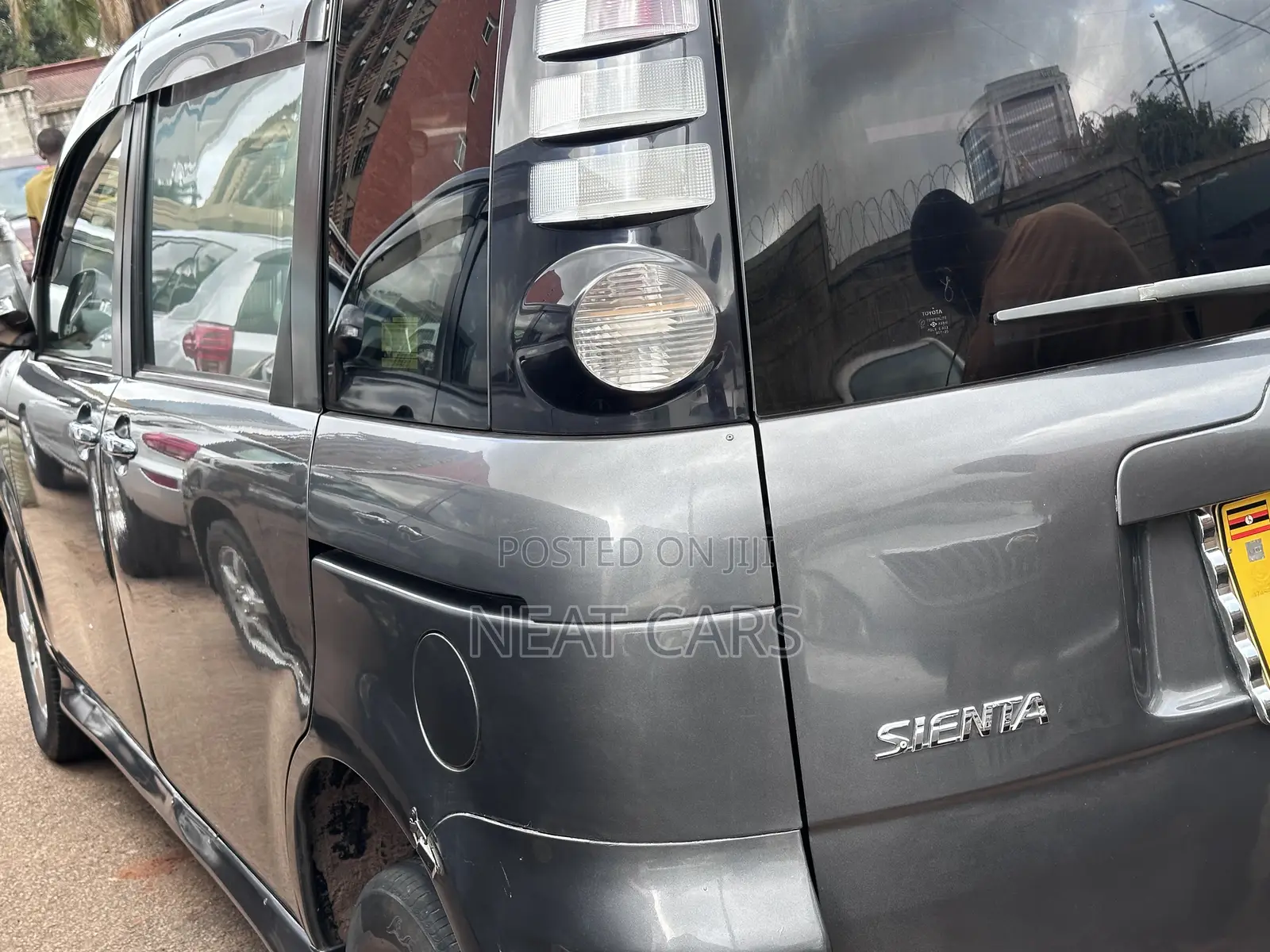 Toyota Sienta 2008 Gray