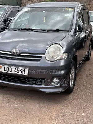Toyota Sienta 2008 Gray