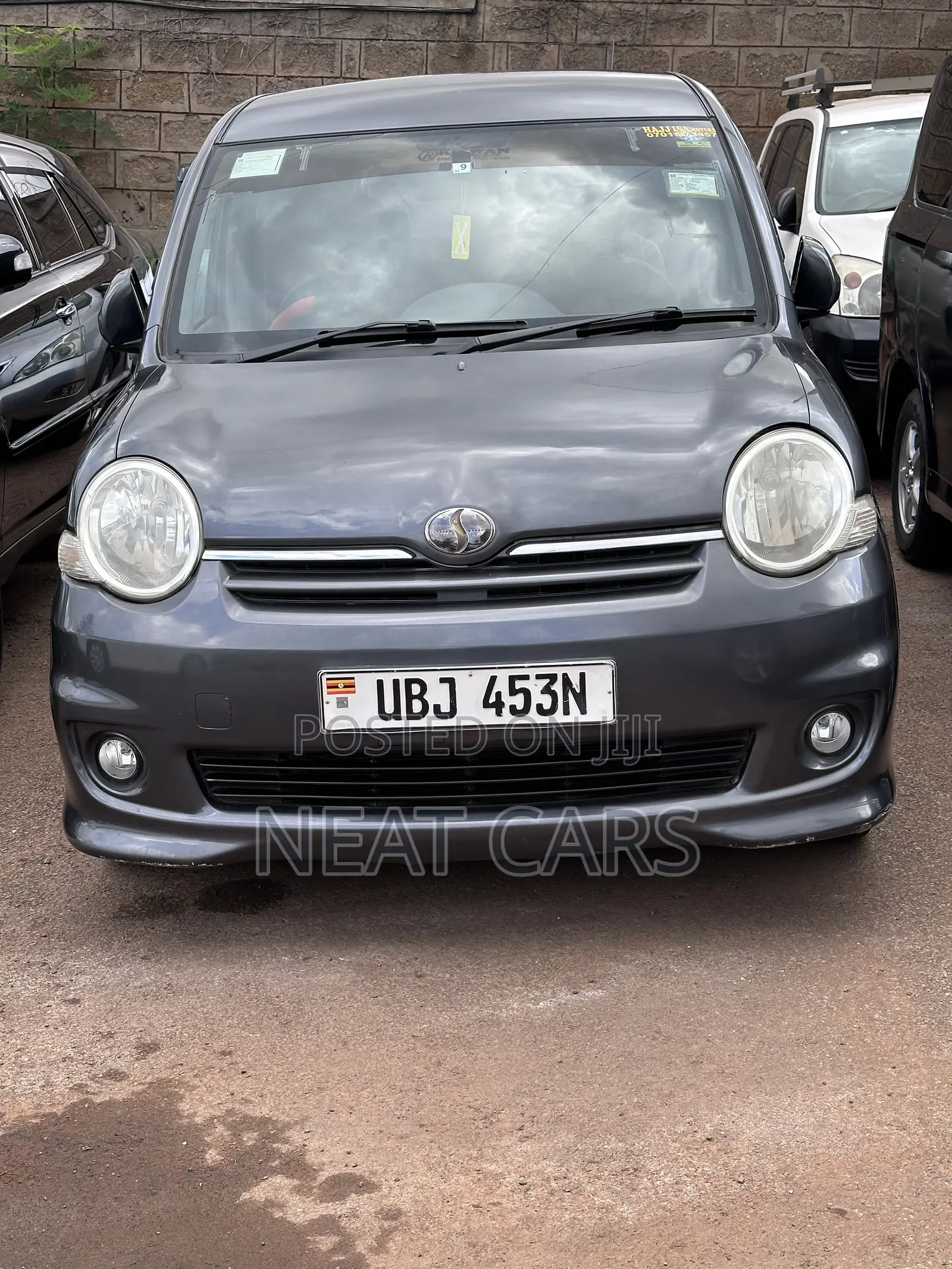 Toyota Sienta 2008 Gray
