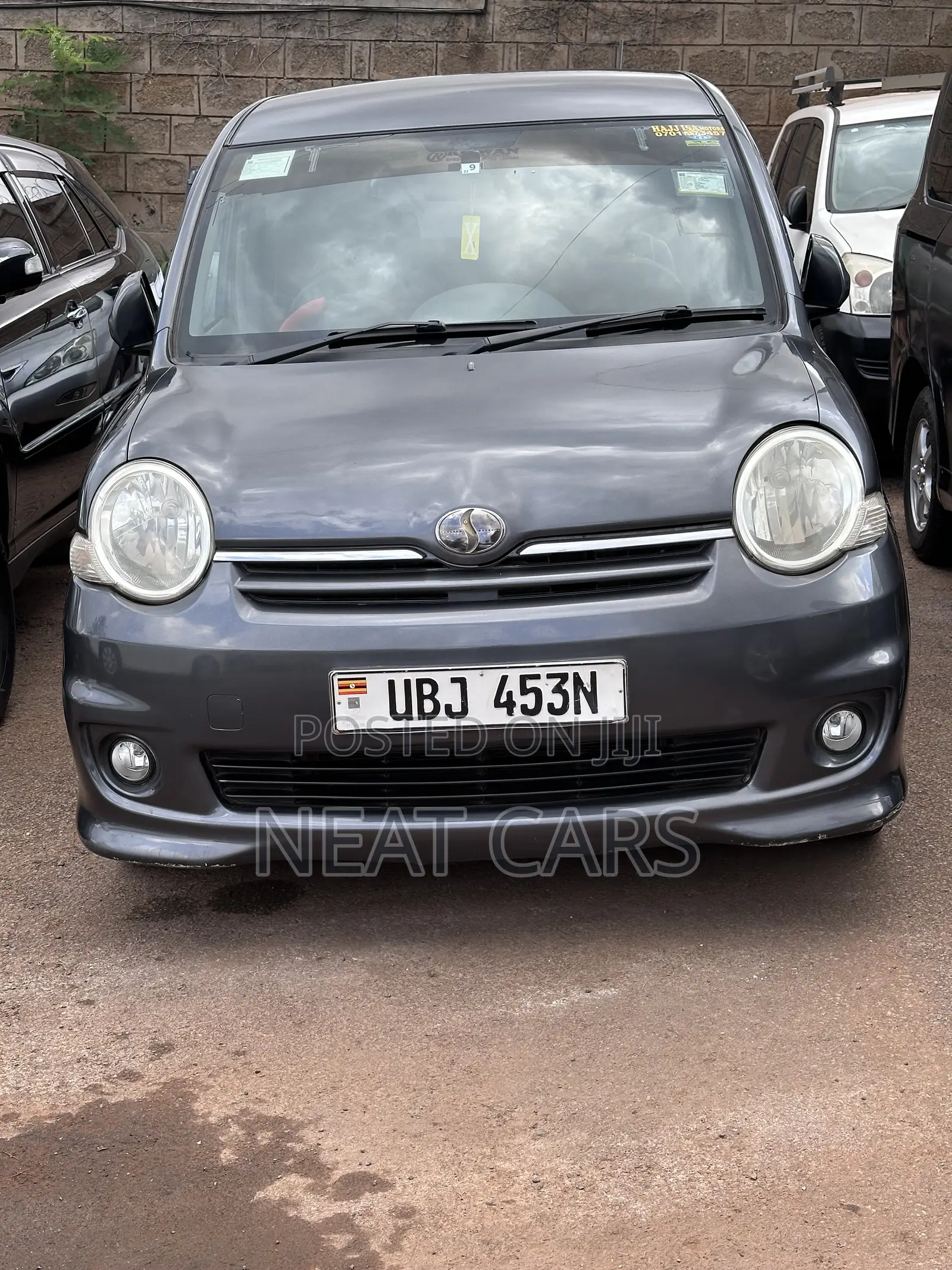 Toyota Sienta 2008 Gray