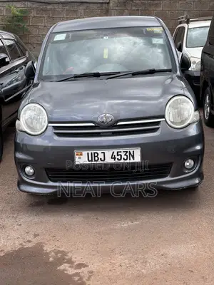 Toyota Sienta 2008 Gray