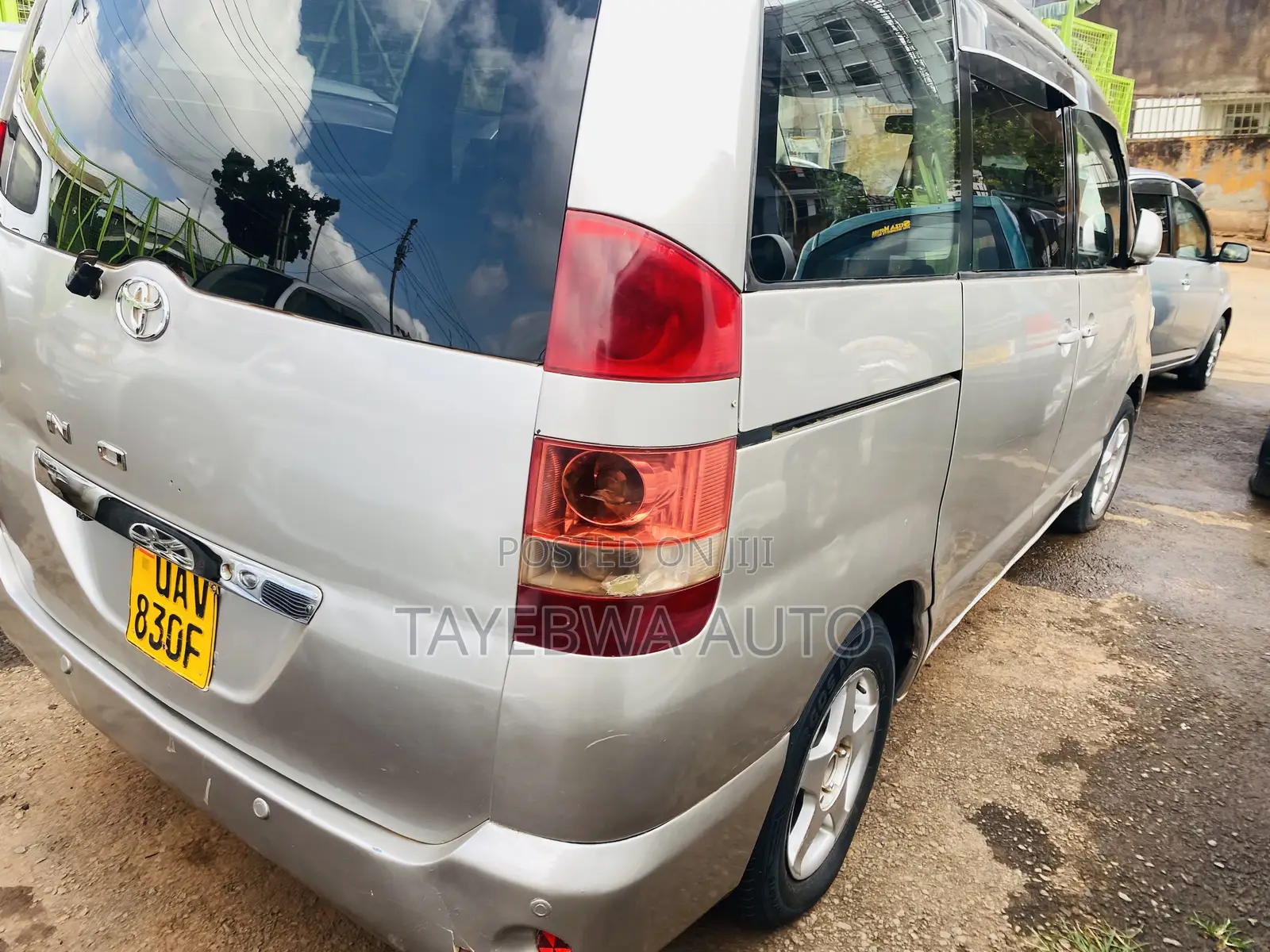 Toyota Noah 2003 Silver