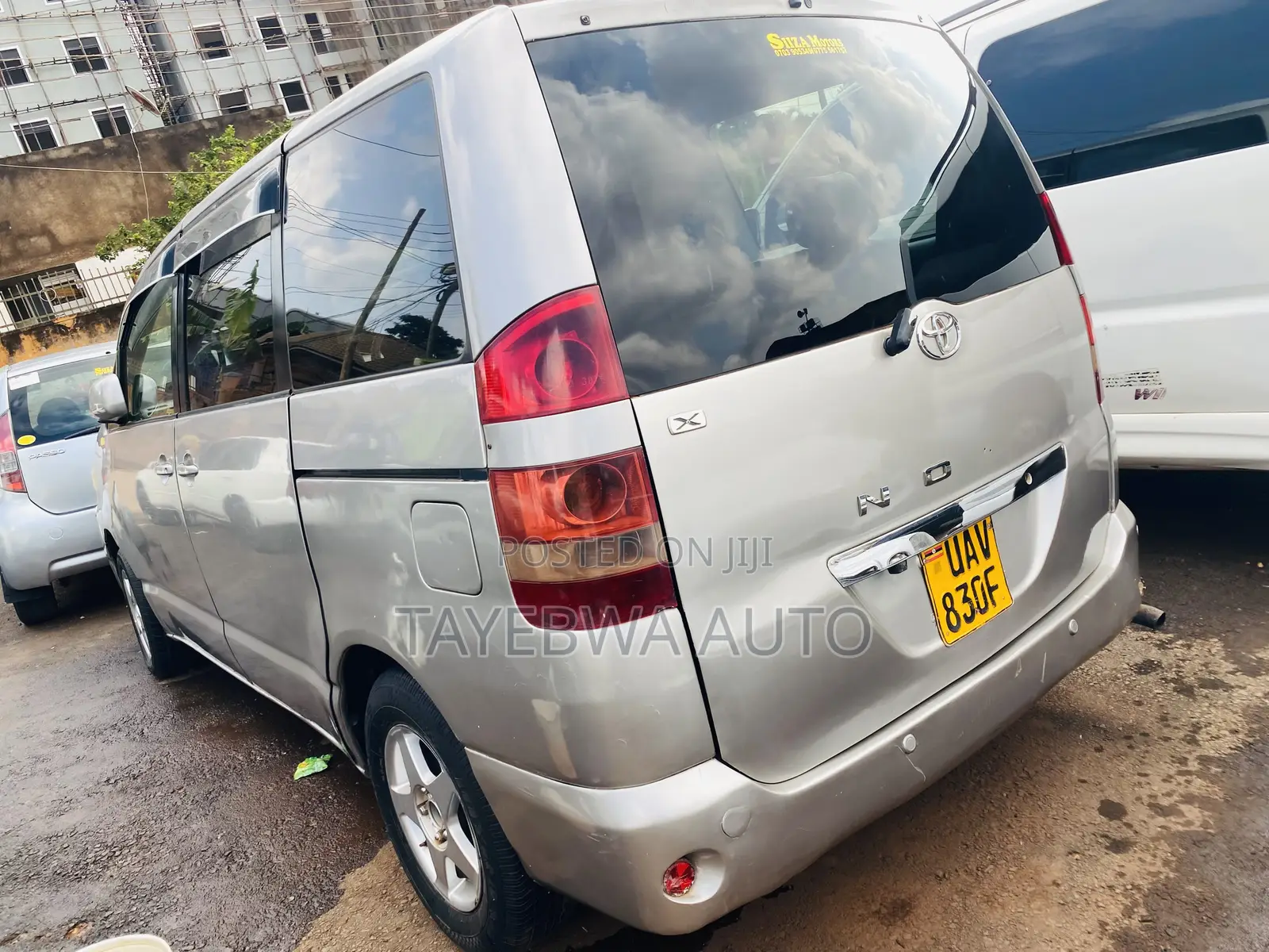 Toyota Noah 2003 Silver