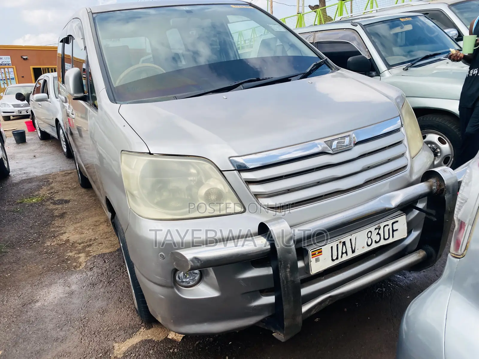 Toyota Noah 2003 Silver