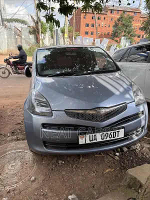 Toyota Ractis 2008 Silver