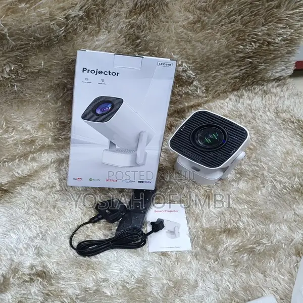 F800 Android 13 Projector