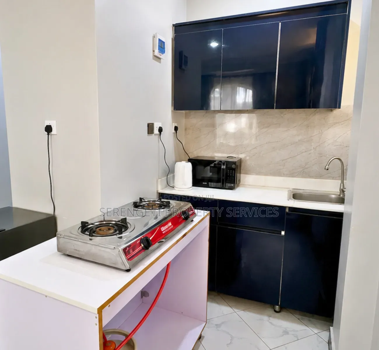 Furnished Studio Airbnb Munyonyo