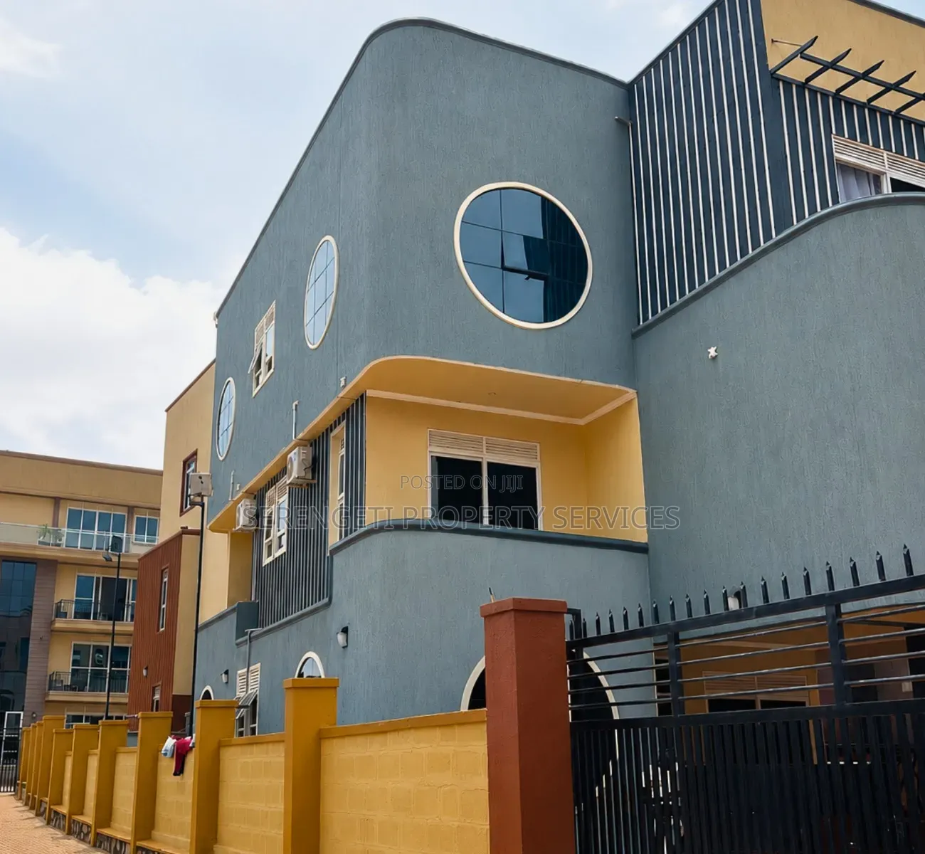 Furnished Studio Airbnb Munyonyo