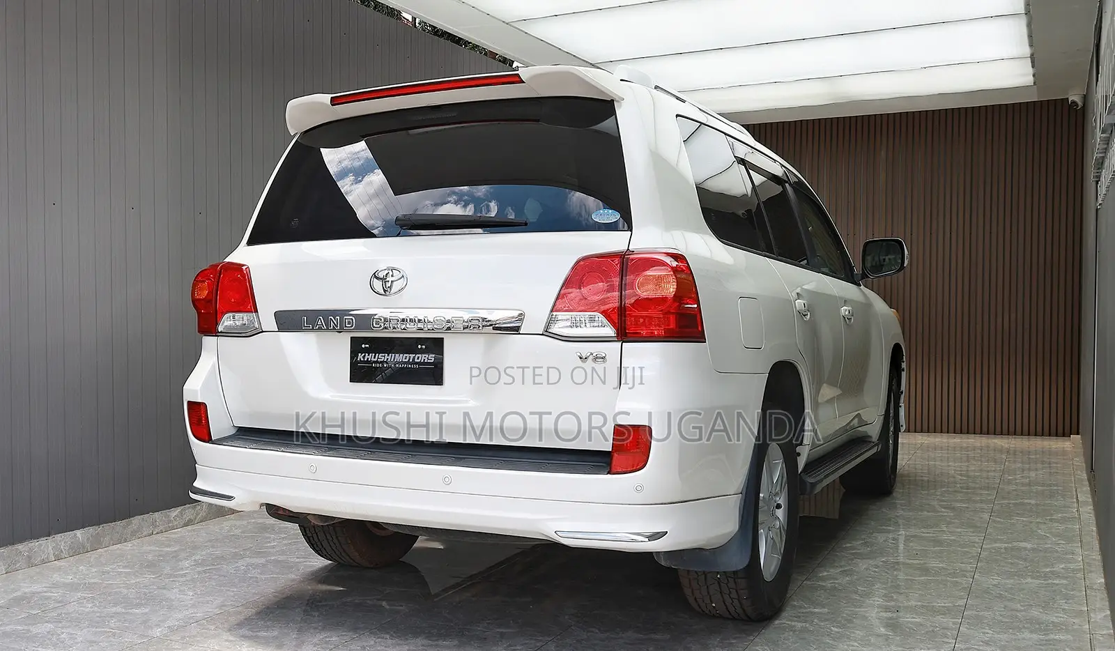 Toyota Land Cruiser 4.6 V8 AX 2013 White