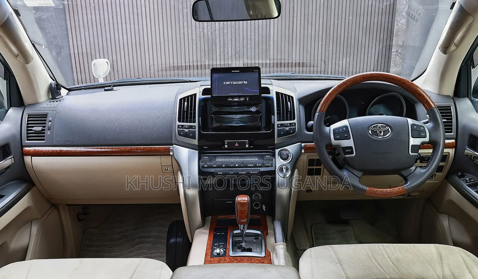 Toyota Land Cruiser 4.6 V8 AX 2013 White