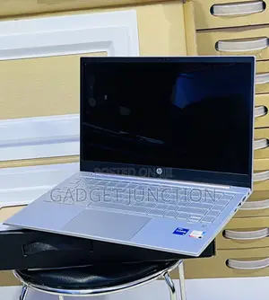 New Laptop HP Pavilion 14 8GB Intel Core i5 SSD 256GB