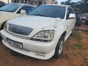 Toyota Harrier 2004 White