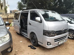 Toyota HiAce 2011 Silver